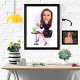 Til hende tema34 (1 person) - karikaturtegning efter dine fotos - Just Karikatur